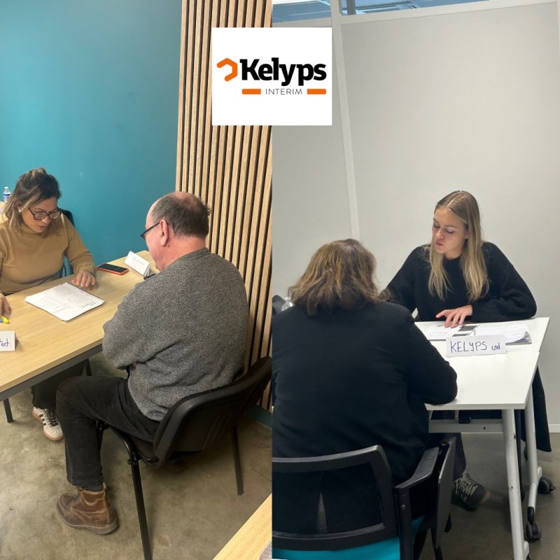 Un groupe de professionnels seniors et de jeunes collaborateurs souriants et échangeant en réunion de travail, illustrant la transmission des compétences et l'emploi des seniors chez Kelyps Groupe.